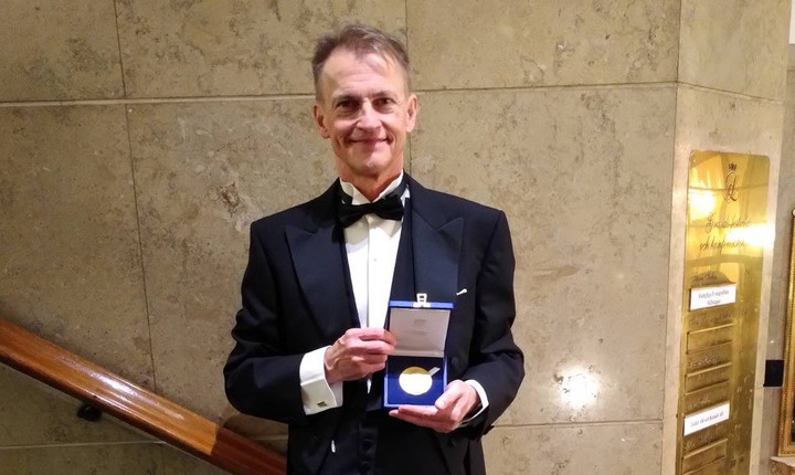 Fredrik received the medal at the annual ceremony